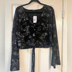 NWT Torrid Black Print cropped top